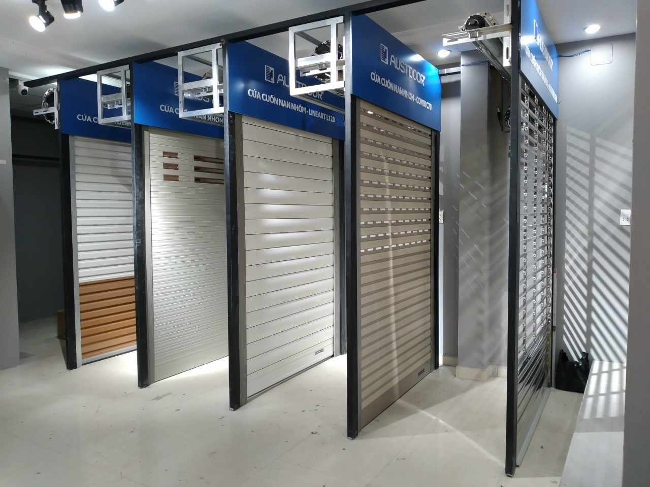 Mẫu cửa cuốn Austdoor