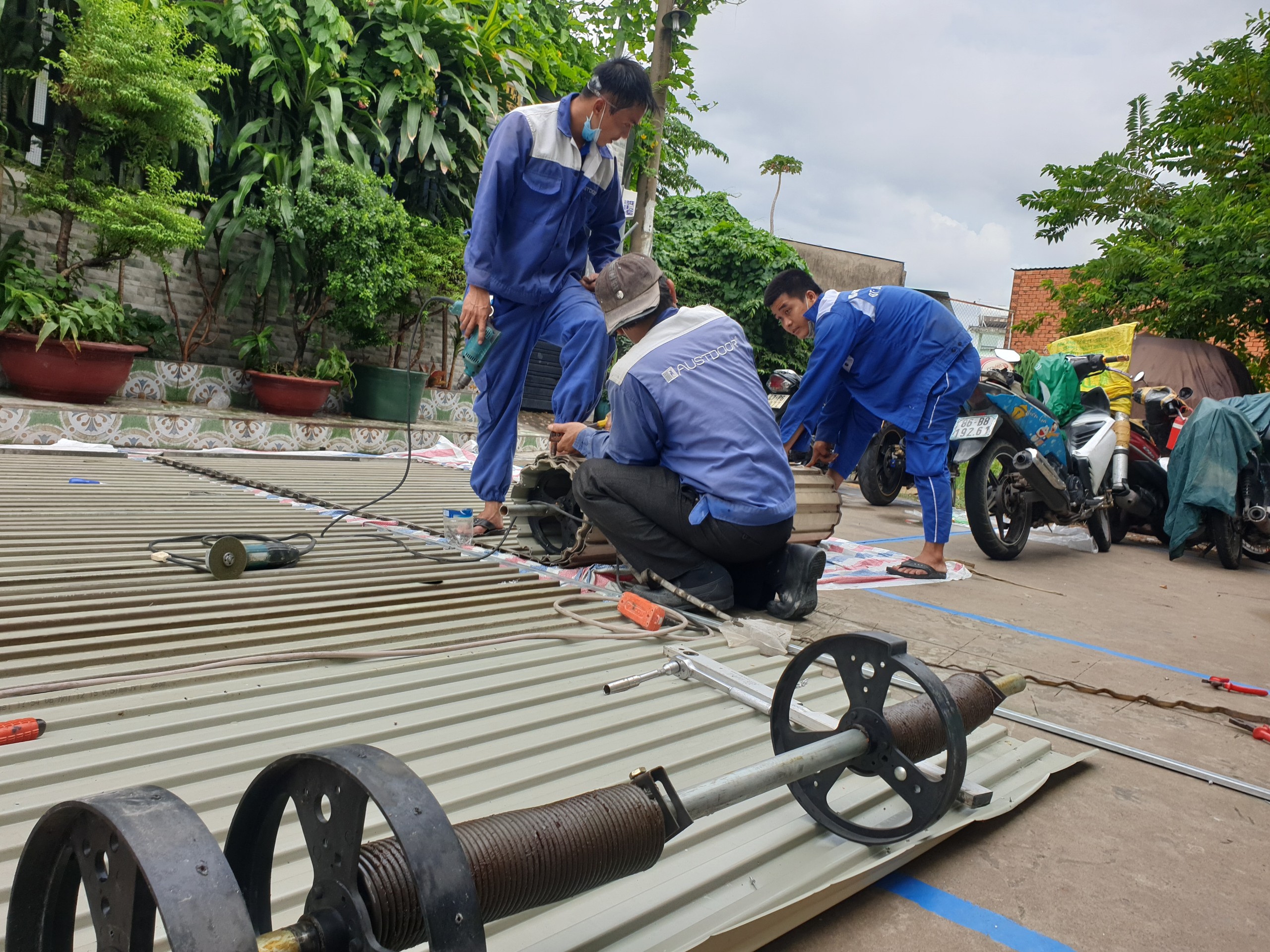 Sửa Cửa Cuốn Austdoor Huyện Bình Chánh TPHCM Dịch vụ chất lượng và tin cậy