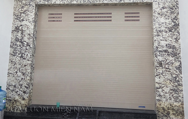 Cửa Cuốn Austdoor khe thoáng