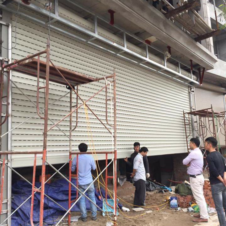 Cửa cuôn khe thoáng Austdoor Quận 3