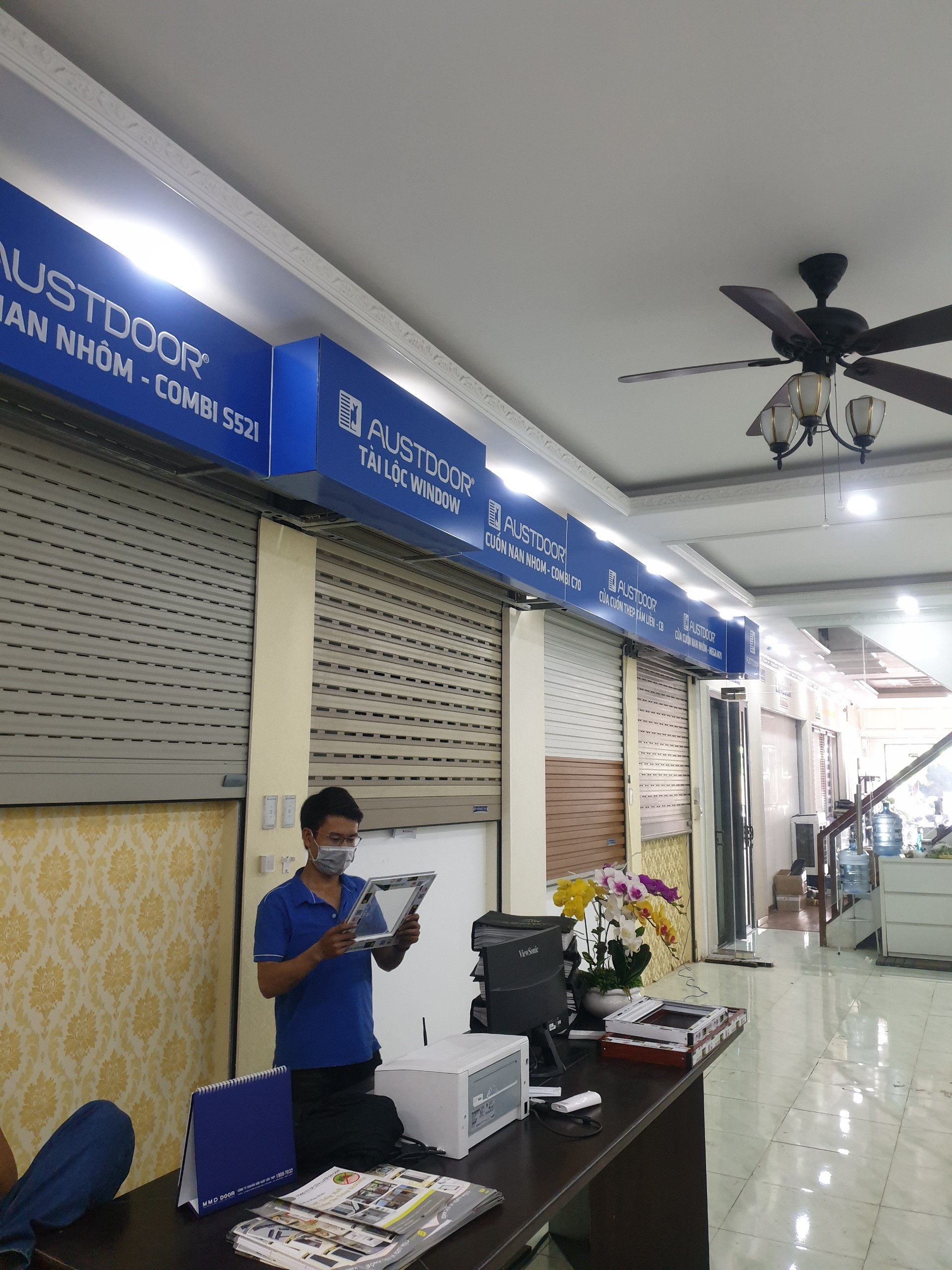 lắp đặt cửa cuốnn Austdoor