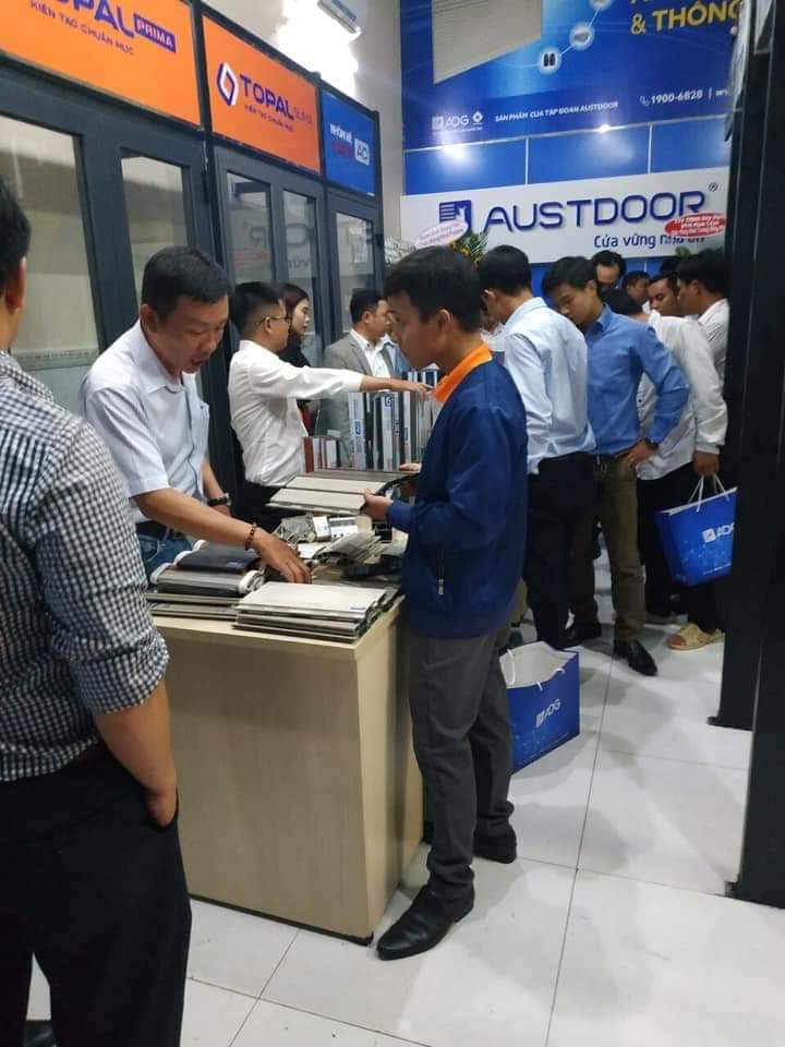 Sữa Cửa cuốn Austdoor tại Bình Chánh