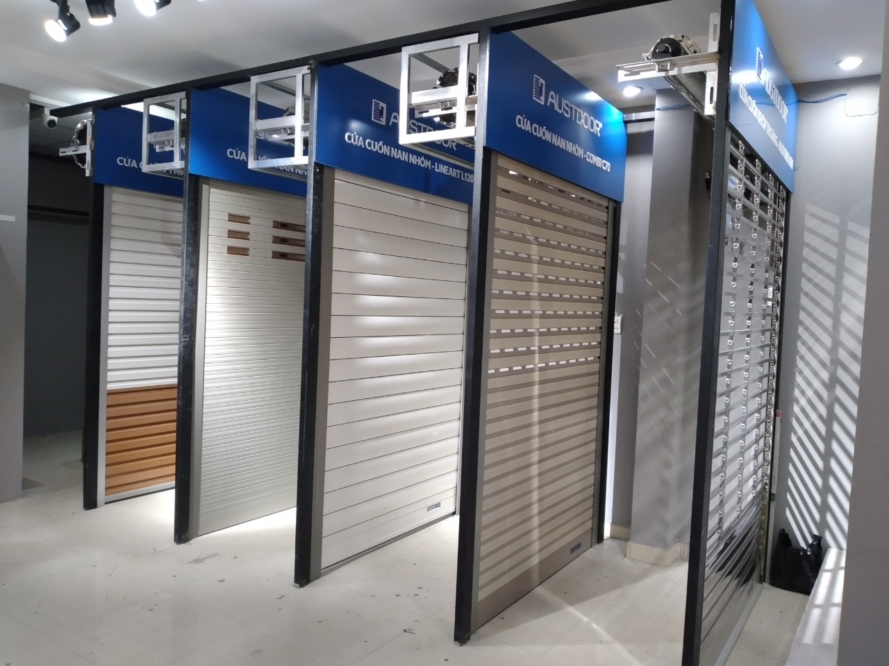 mau-cua-cuon-austdoor-02