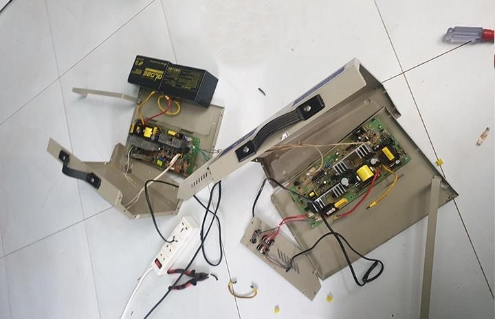 Bo mạch E2000 cấp nguồn điện dự phòng cho cửa cuốn khi mất điện