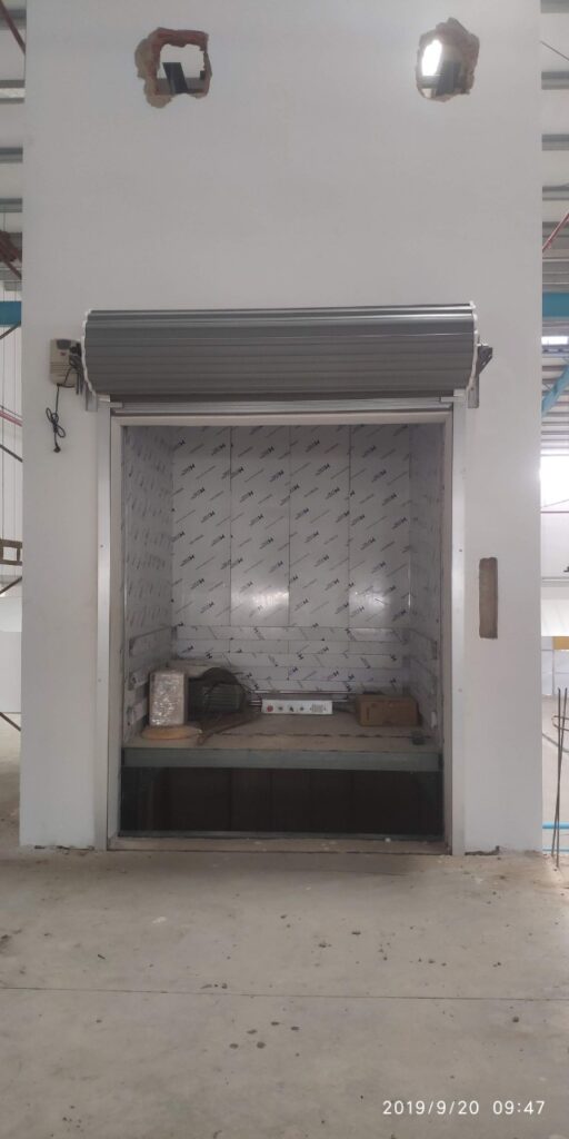 Lắp đặt cửa cuốn cho thang máy 03