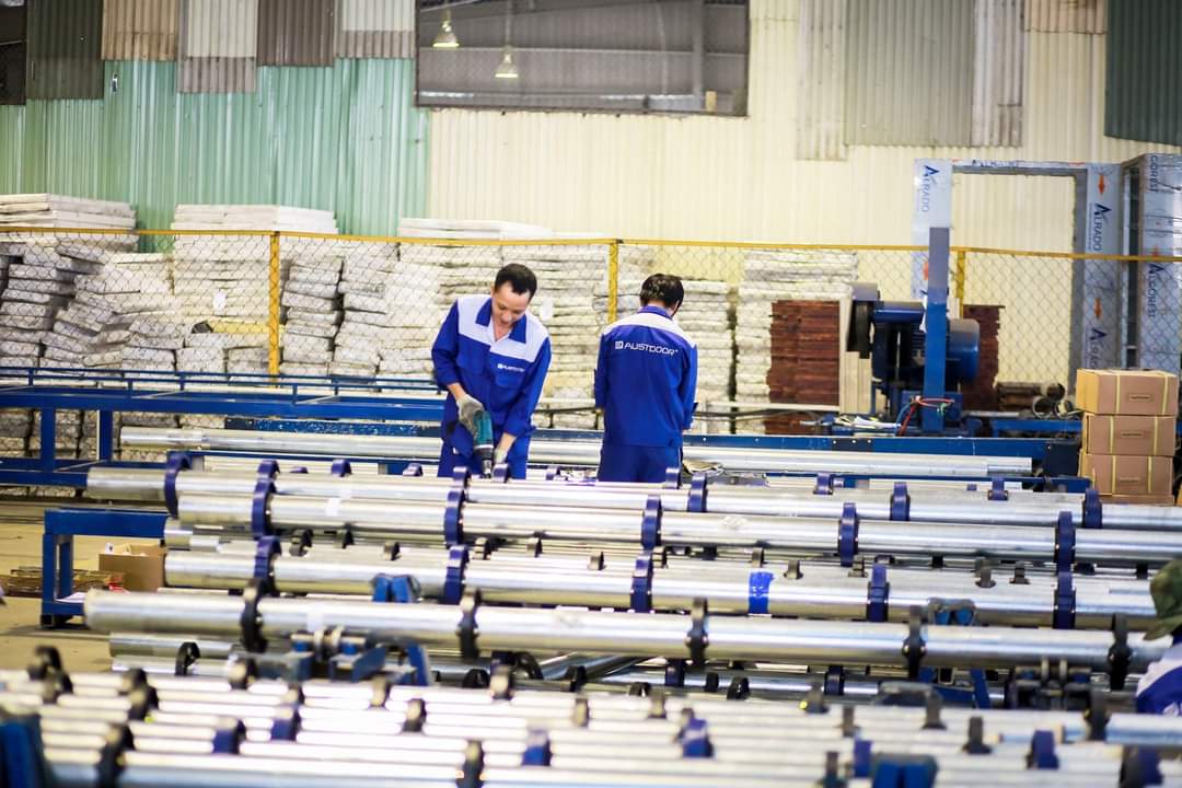 Lắp đặt thi công cửa cuốn Austdoor Quận 11 TPHCM Giải pháp an toàn và tiện lợi cho không gian của bạn