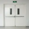 Cửa thép chống cháy Austdoor 2 cánh đều thanh đẩy ô kính chống cháy tại lối thoát hiểm chính